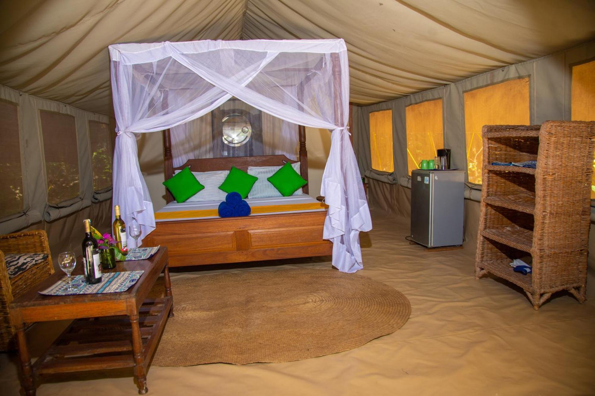Firefly Eco Retreat Villa Shimoni Bagian luar foto
